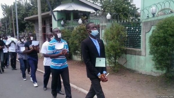 Article : Arrestation des activistes de Lucha à Kinshasa: si tu me demande je t’arrête!