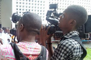 Beaucoup parmi les journalistes congolais exercent le métier sans contrats de travail. Ph. Munor Kabondo.